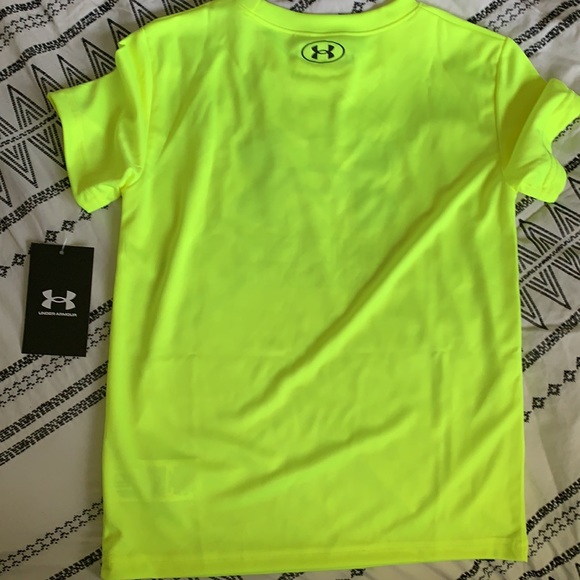 Boys Size 6 Yellow and Camo Under Armour Shirt NWT - Picture 5 of 5